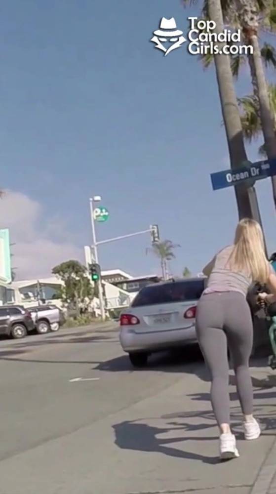 Girl with Tight ass gray leggins bicycle Candid Voyeur - xh.video