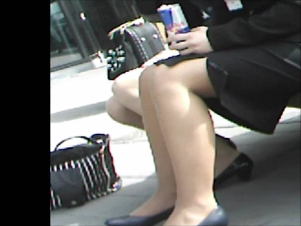 Pantyhose Legs On A Smoke Break - xh.video