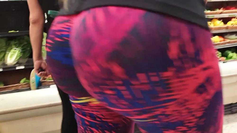 Beautiful Candid teen in leggings with perfect rounded butt - xh.video