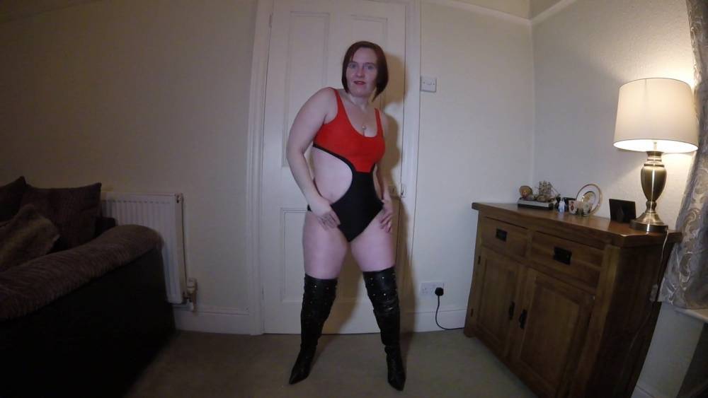 Swimsuit and thigh boots - xh.video - Britain