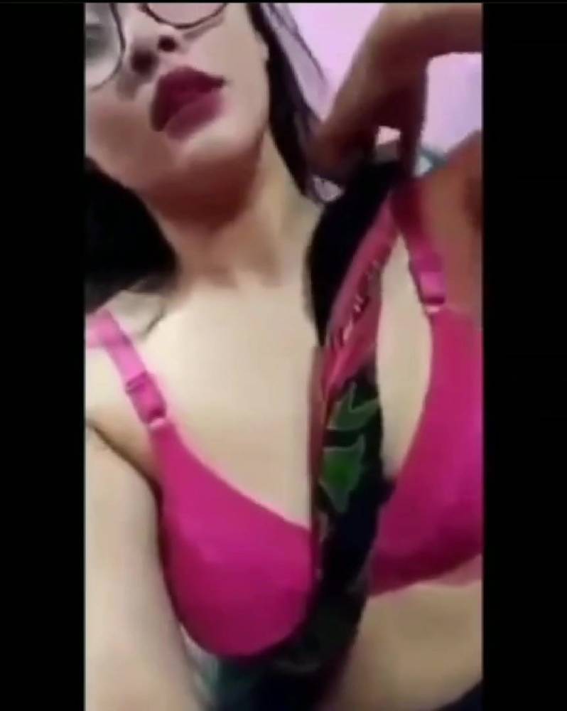 Sexy bhabhi before stripping - xh.video - India