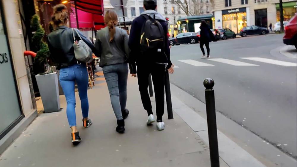 Candid skinny teen tight blue jeans in Paris - xh.video - France