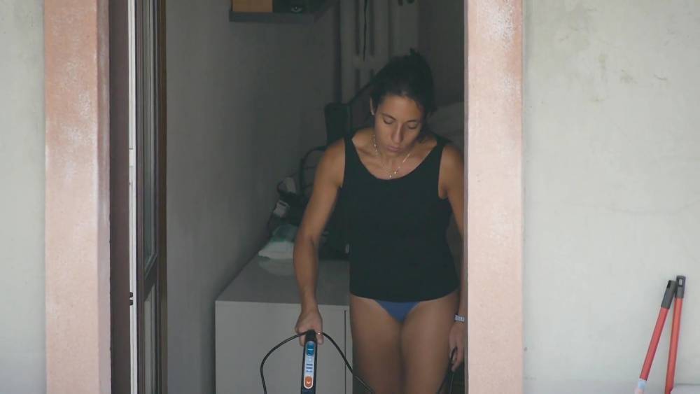 Brunette neighbor in underwear while doing chores - xh.video - Italy