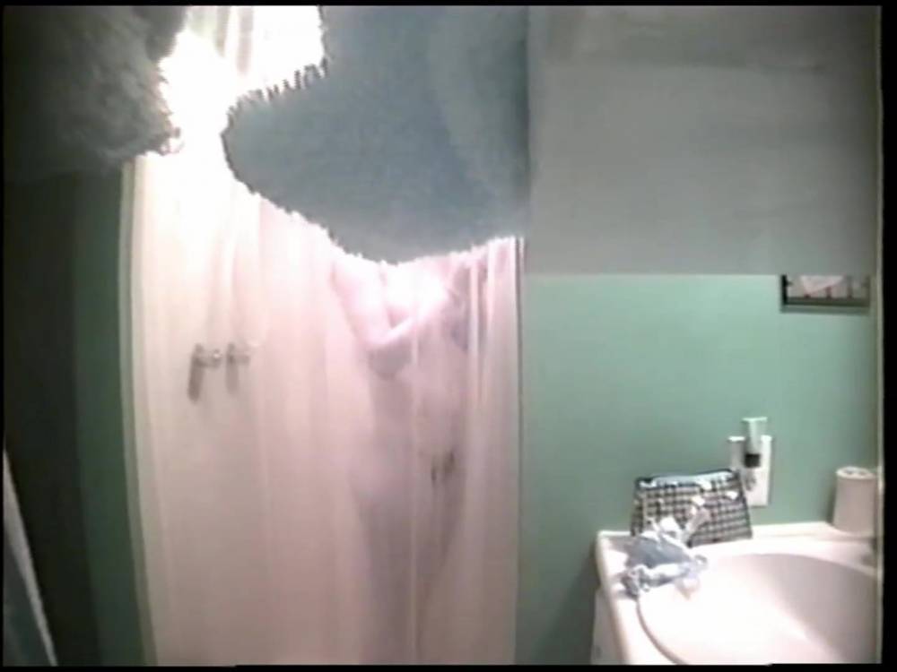 Great Body Woman in Shower-Hidden Cam Clip - xh.video