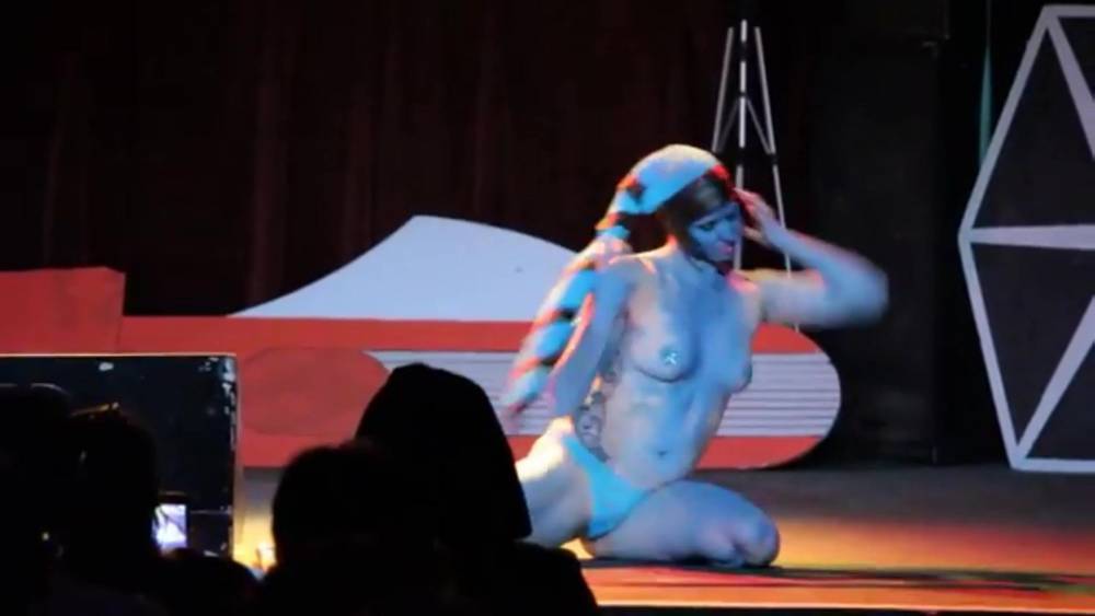 Twi' Lek cosplay burlesque dance - xh.video