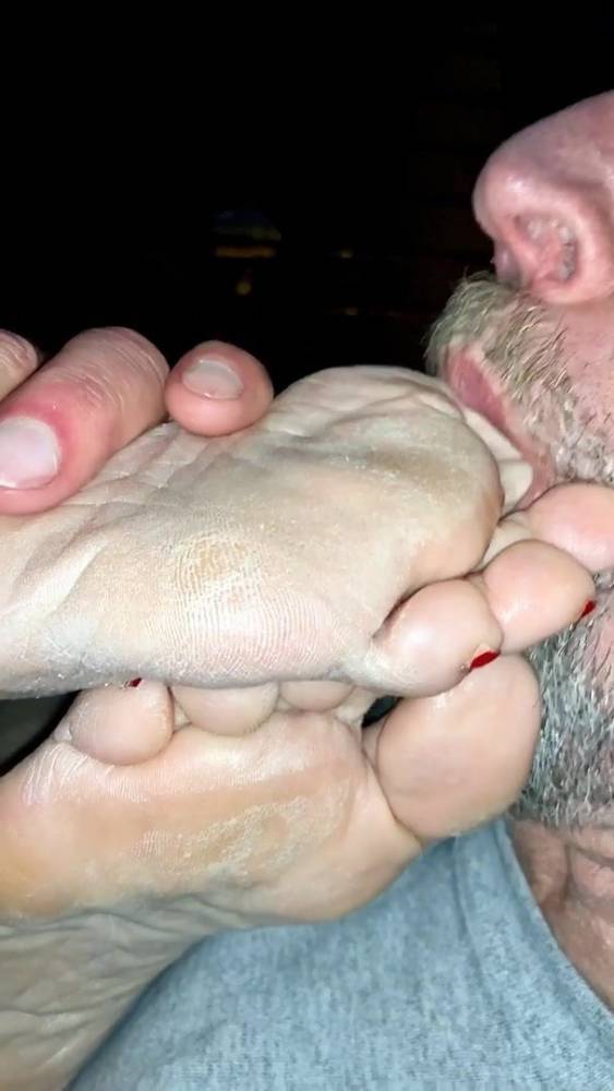 BBW Wife Loves Her Dirty Feet Cleaned And Cum Sucked Off - xh.video