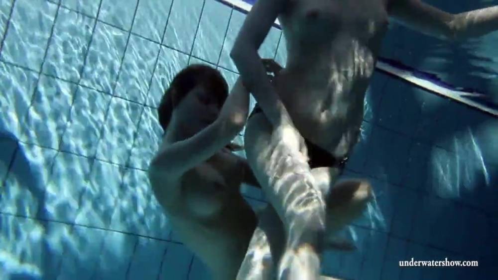 Zuzana and Lucie underwater swimming lesbos - xh.video