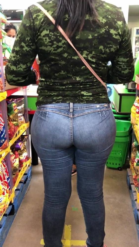 LATINA WITH HUGE AND HARD ASS IN JEANS - xh.video - Mexico