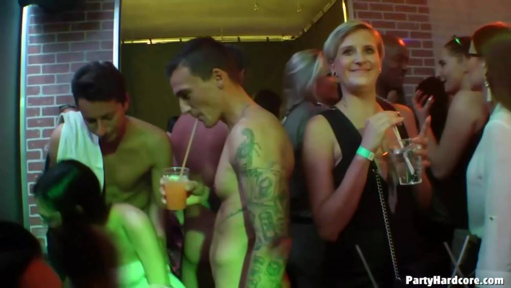 A wild party in the night club turned into an orgy when everyone got horny - upornia.com