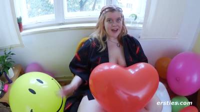 Poppy Adores Her Bouncing Balloons And Little Sex Toy - hclips.com