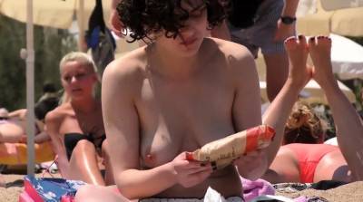 Beauty Brunette lass Topless Beach Voyeur Public Nude - drtuber.com