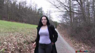 Secret pussy eating woodland walk - porntry.com