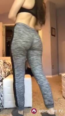 She Really Like To Show Her Body On Periscope - Natpers - hclips.com