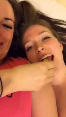 Horny Lesbians Showing Tits And Pussy On Periscope - hclips.com