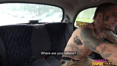 Tattooed guy makes blonde horny - veryfreeporn.com - Usa