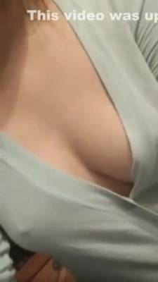 Teasing Girl On Periscope With Hard Nipples - hclips.com
