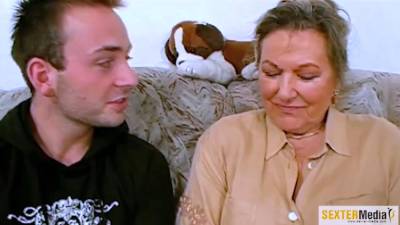 Oma verdient sich Taschengeld beim ficken dazu - sunporno.com - Germany