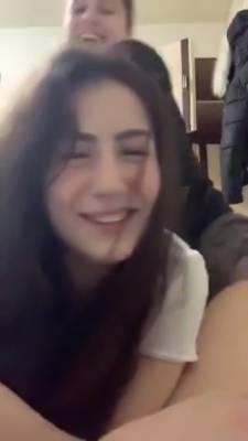 Bored Teens Teasing Their Viewers On Periscope - hclips.com