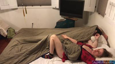 Stepmom shares bed with stepson - pornoxo.com