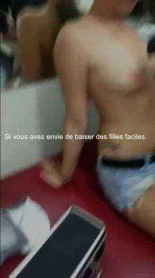 Il filme sa copine en direct en train de se faire percer l - drtuber.com - France