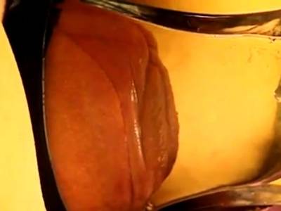 pumped pussy lips in a tight, flat glass tube - icpvid.com