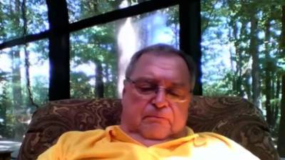 grandpa show on webcam - icpvid.com
