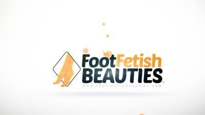 PetraFeet barefoot fetish closeup video - webmaster.drtuber.com