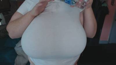 DAYTONA HALE! Massive Boobs in tight white wet T shirt - veryfreeporn.com