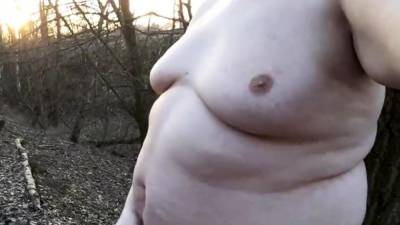 Chubby masturbates in the woods - nvdvid.com