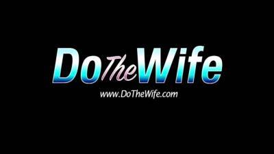 DoTheWife - Blonde BJ Next to Hubby Comp - webmaster.drtuber.com