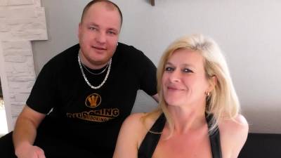 Privat Gangbang with German Mature Marina in her own Flat - nvdvid.com - Germany