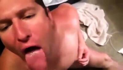 Buddy tells me to shoot all over his face - nvdvid.com