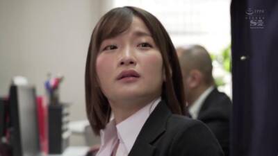 Boss blackmails busty secretary and fucks her - sunporno.com - Japan