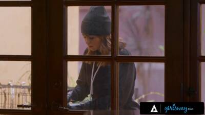 Riley - Bad Thief Riley Reid Must Satisfy House Owner Adriana Chechik Now - sexu.com