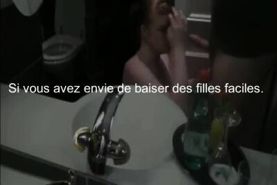 Baisee dans la salle de bain contre le lavabo - drtuber.com - France