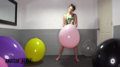 Bo Tingley - Natlie Porkman Humps Balloons & Uses Magic Wand On Her Pussy - hclips.com