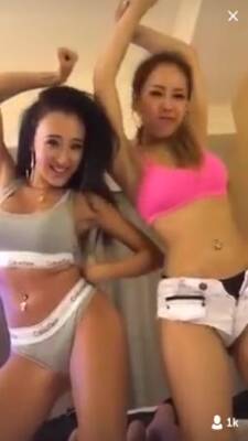 Asian Girls Twerking On Periscope - hclips.com
