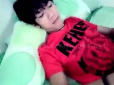 Gay Asian Boy Jerking off in My Bed - icpvid.com