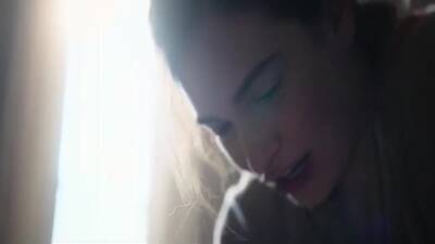 Lily - Lily James And Emily Beecham In The Pursuit Of Love S1e01-3 - txxx.com - Britain