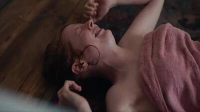 Lily - Lily James And Emily Beecham In The Pursuit Of Love S1e01-3 - txxx.com - Britain