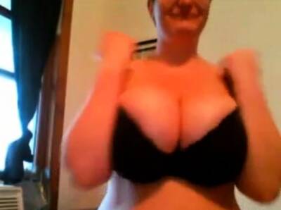 who know this woman at huge breasts? - icpvid.com