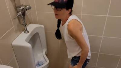 Nerdy Faerys Urinal Adventures! - hclips.com