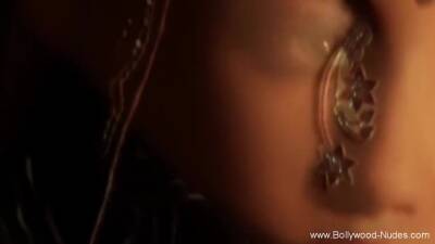 Feeling Her Sexiness In The Indian Evening When Being Alone - hclips.com - India