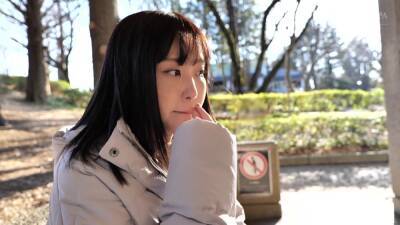むっつりスケベな専属娘がデビューSEXで感じちゃう - txxx.com - Japan