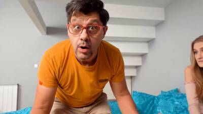 Stud improves financial situation by selling GFs twat to hunter - sexu.com