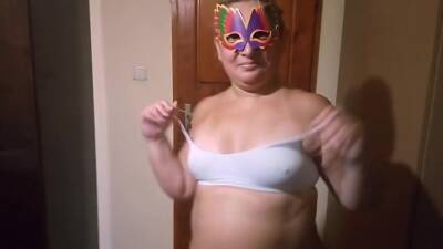 Ellie Does A Striptease In The Bedroom - hclips.com