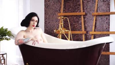 Sexy Brunette Takes A Bubble Bath - hclips.com