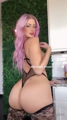 Emmybre Leaked Nudes Twerking In Black Thong Teasing Porn Video Leaked - hclips.com