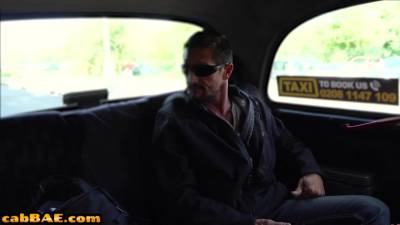 Dick tugging brunette cabbie rides passenger on backseat - txxx.com