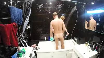 The Amateur Couple Fucking In The Shower - hclips.com